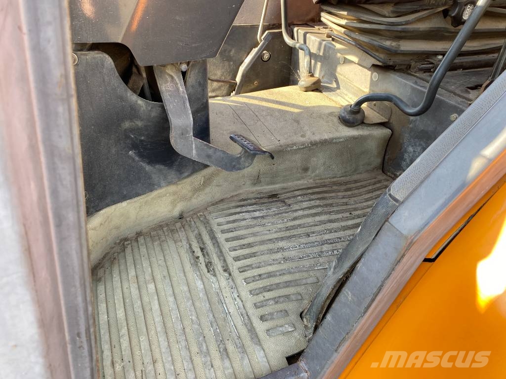 Renault CERES 330 Mécanique endommagé Tracteur