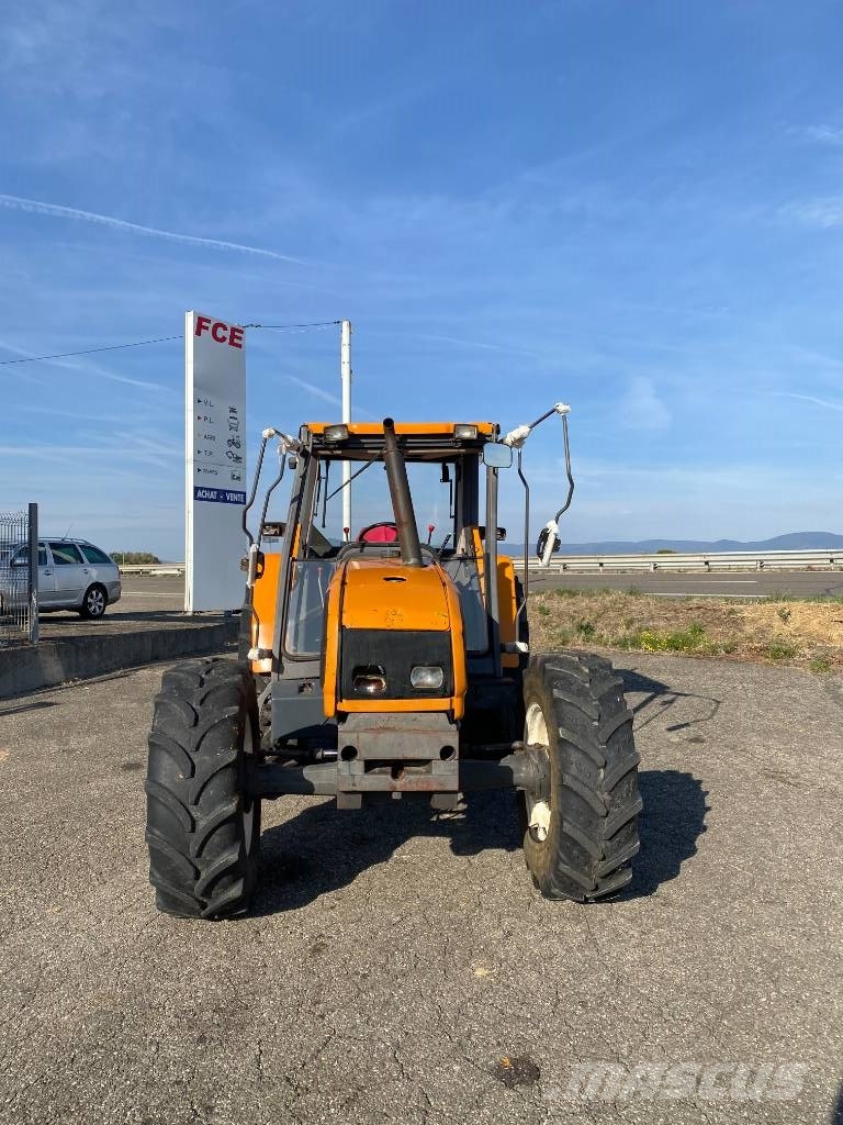 Renault CERES 330 Mécanique endommagé Tracteur