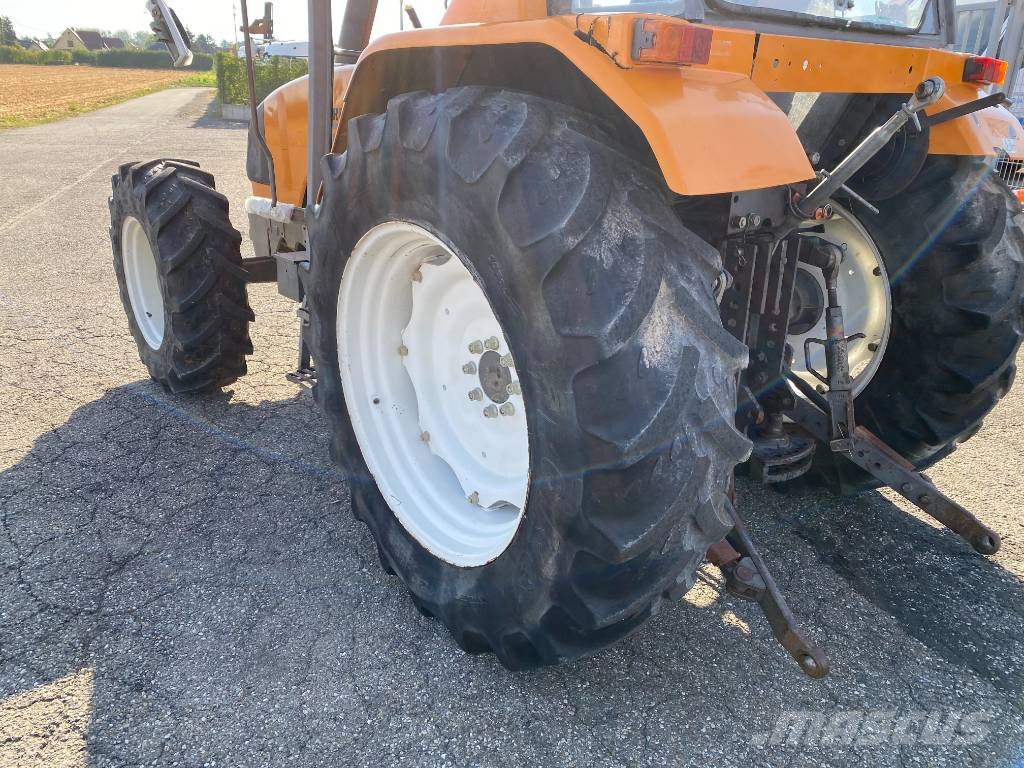 Renault CERES 330 Mécanique endommagé Tracteur