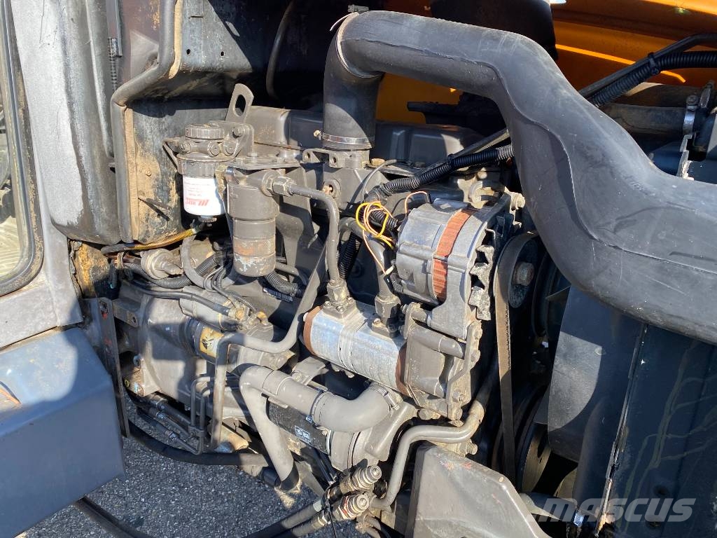 Renault CERES 330 Mécanique endommagé Tracteur