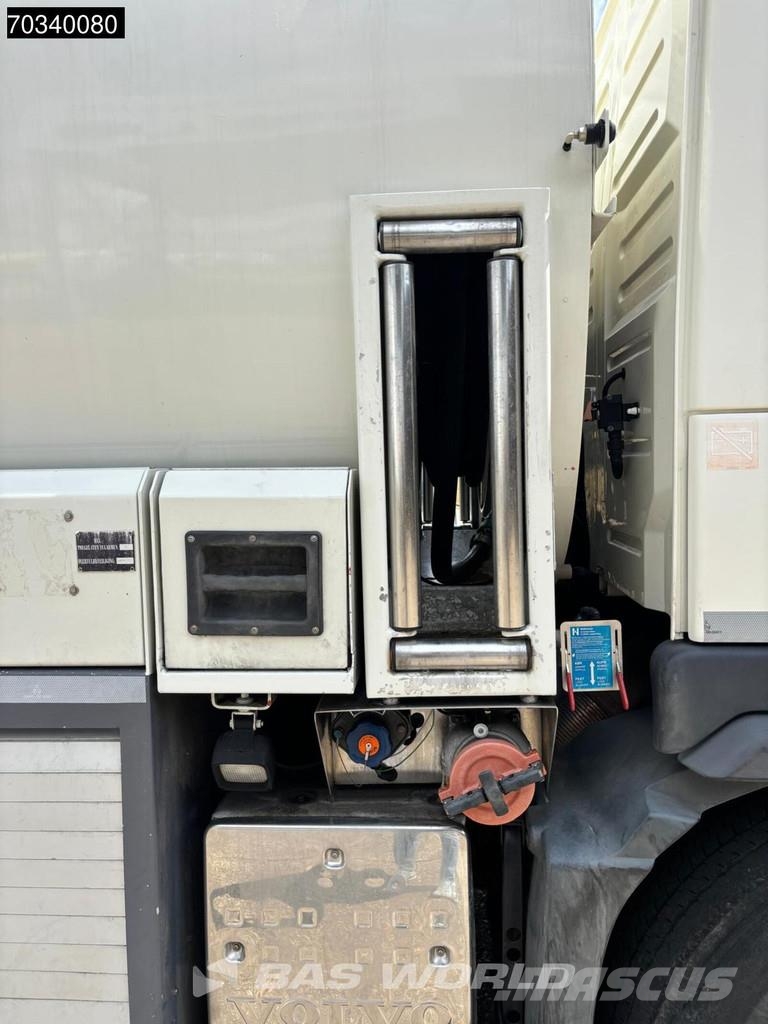 Volvo FM 330 6X2 Tankwagen