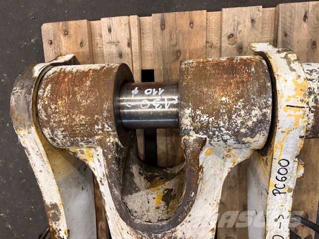 Komatsu PC 600-6 Connection Link Plataformas y cucharones