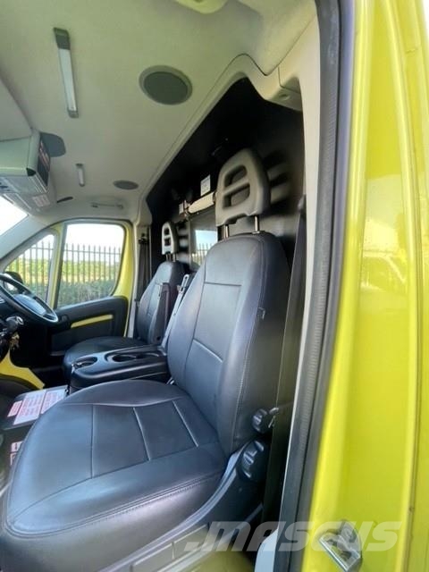 Fiat Ducato A&E Fiat Ducato A&E Vehicle with Stryker Pr سيارات إسعاف