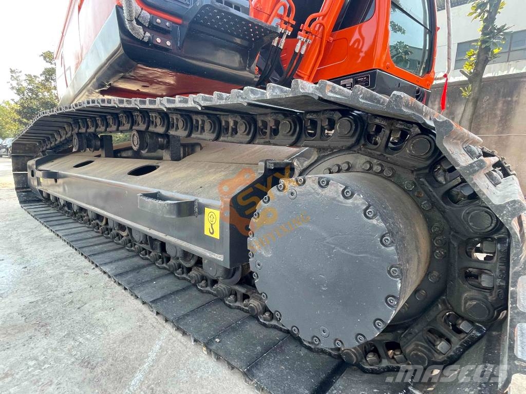 Doosan DX 225 대형 굴삭기 29톤 이상