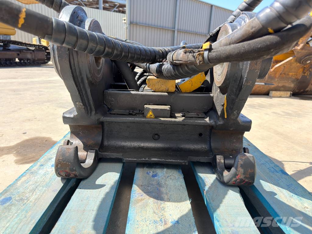 OilQuick OQ70/55 - M318D / 320D / 320E / 320F / 323D / 323E Quick connectors