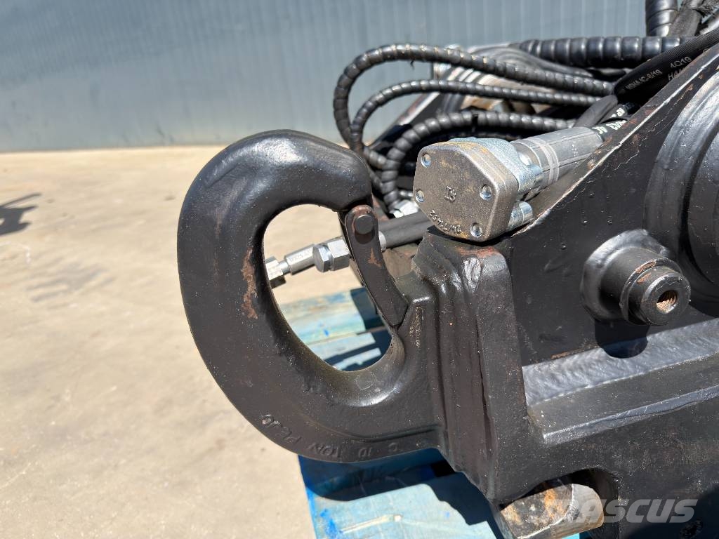 OilQuick OQ70/55 - M318D / 320D / 320E / 320F / 323D / 323E Quick connectors