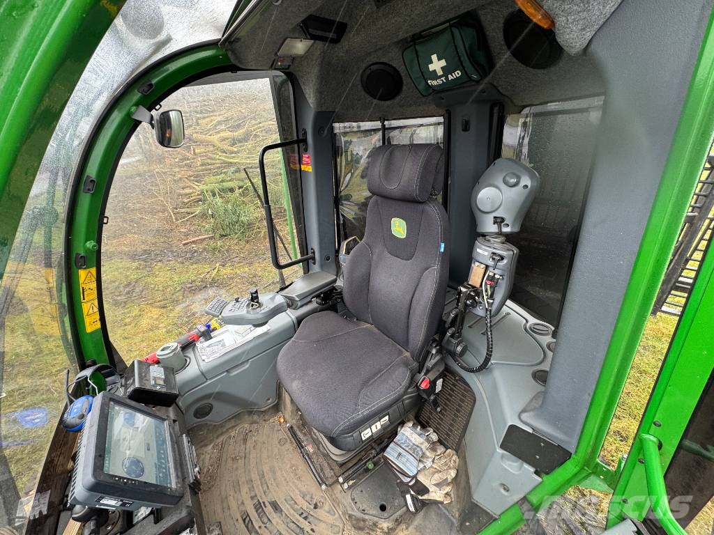 John Deere 1510 G Lesné traktory