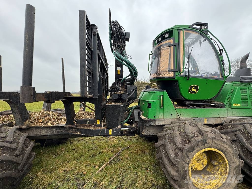 John Deere 1510 G Lesné traktory