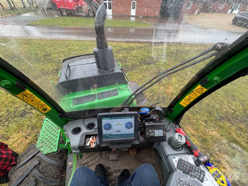 John Deere 1510 G Lesné traktory