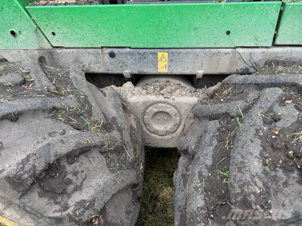 John Deere 1510 G Lesné traktory