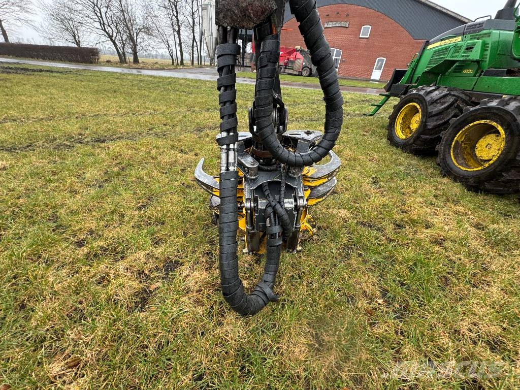John Deere 1510 G Lesné traktory
