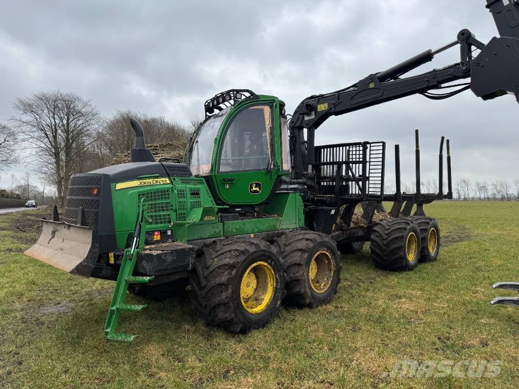 John Deere 1510 G Lesné traktory