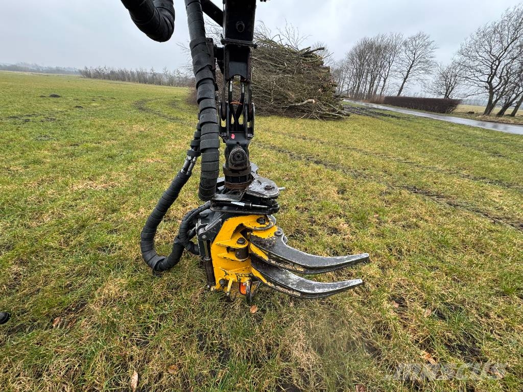 John Deere 1510 G Lesné traktory