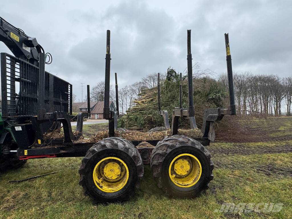 John Deere 1510 G Lesné traktory