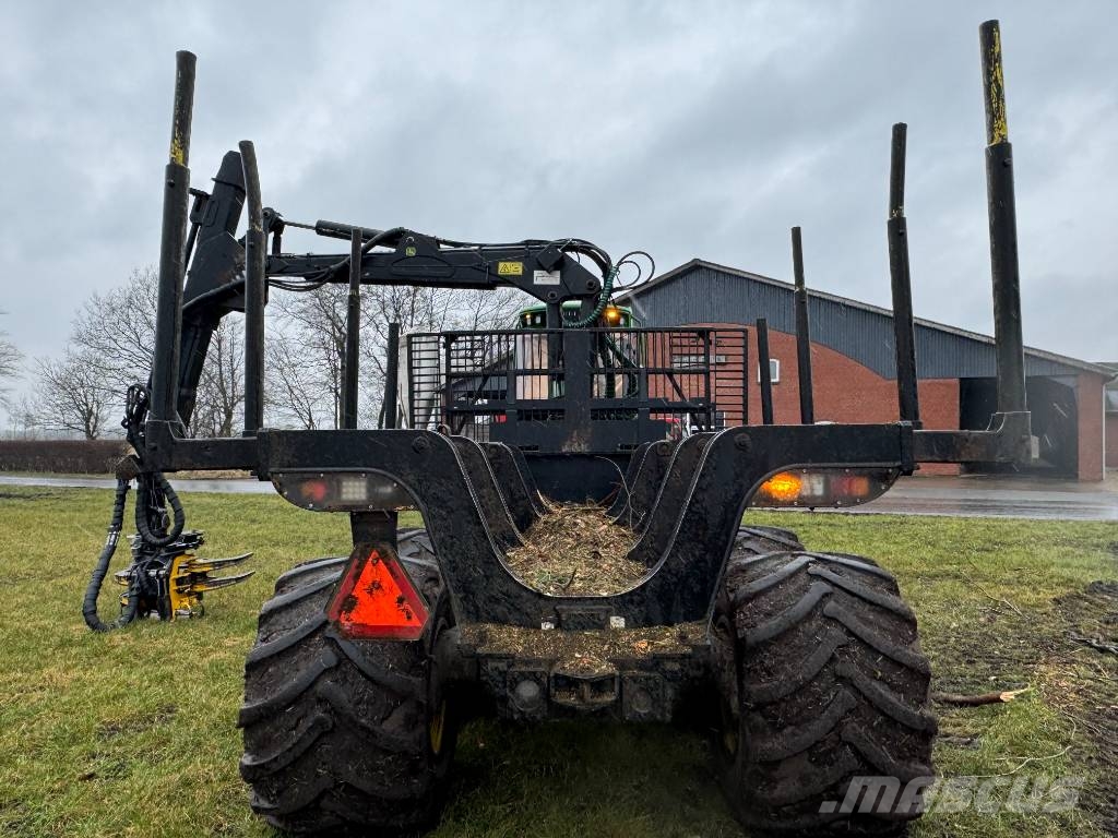John Deere 1510 G Lesné traktory