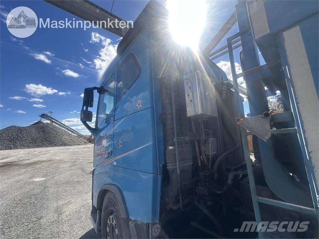Volvo FH 8*4 Tipper trucks