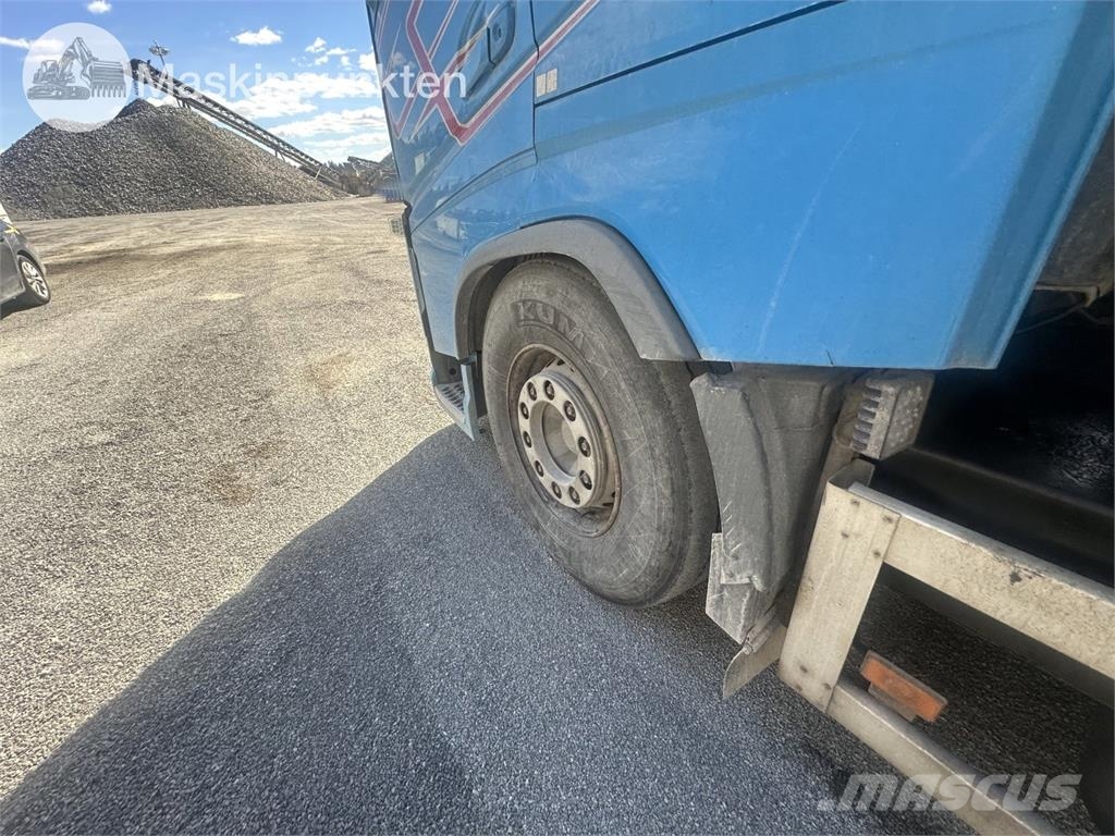 Volvo FH 8*4 Tipper trucks