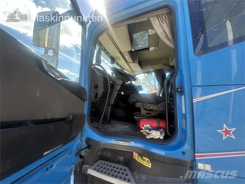 Volvo FH 8*4 Tipper trucks