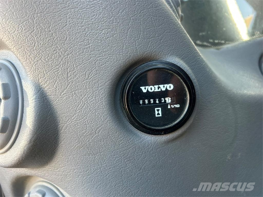 Volvo EC300DL Telakaivukoneet