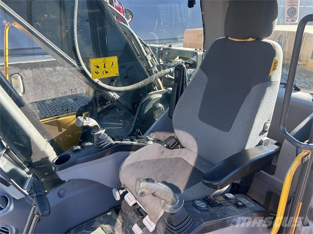 Volvo EC300DL Telakaivukoneet
