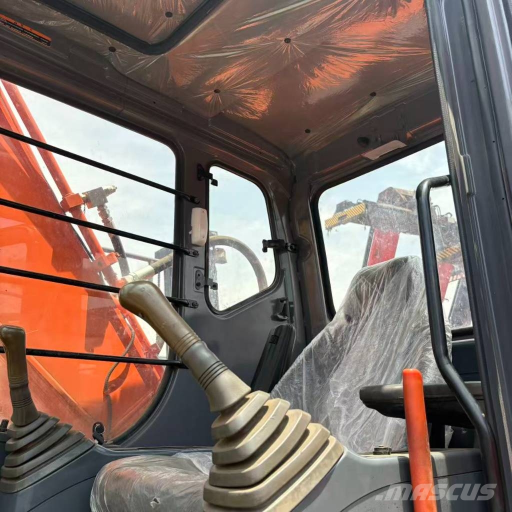 Hitachi ZX 200 LC 履带挖掘机
