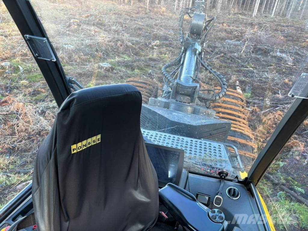 Ponsse Bear 8W Timber Harvester c/w H8 Head ハーベスター