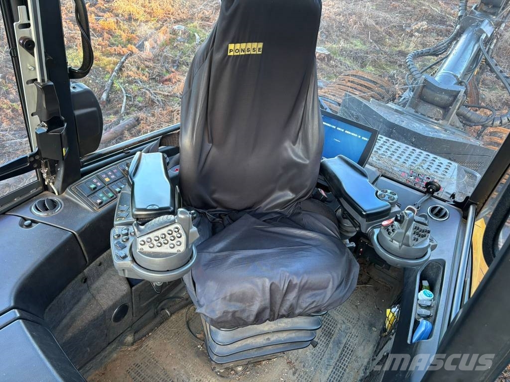 Ponsse Bear 8W Timber Harvester c/w H8 Head ハーベスター