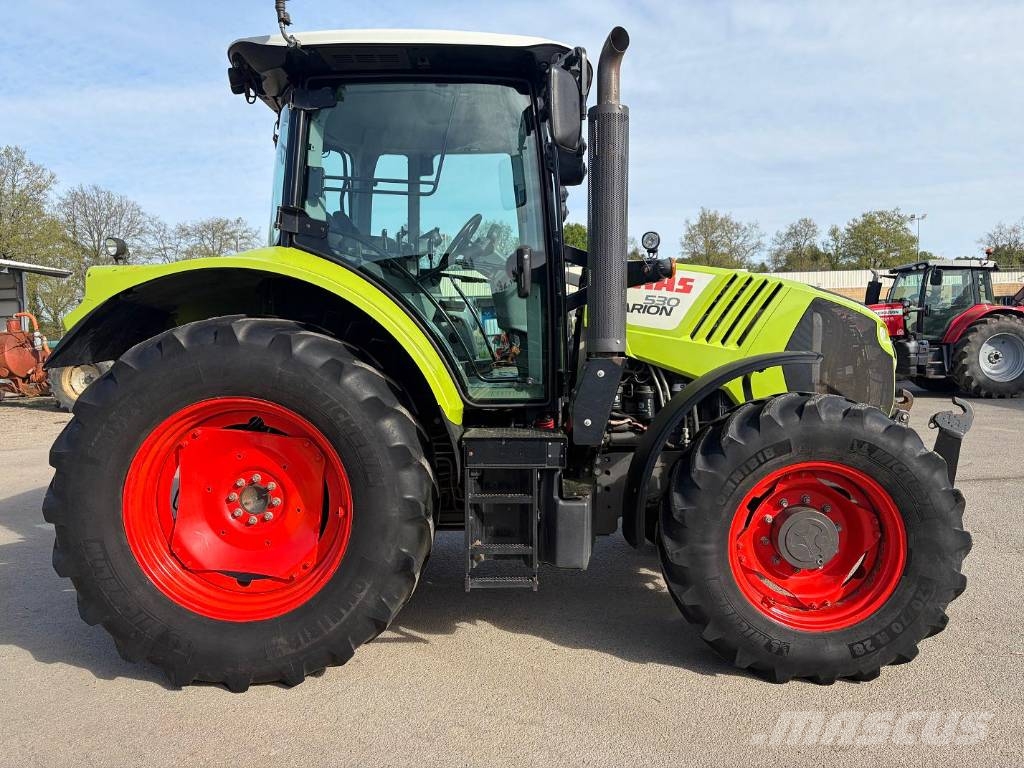 CLAAS Arion 530 Hexashift الجرارات