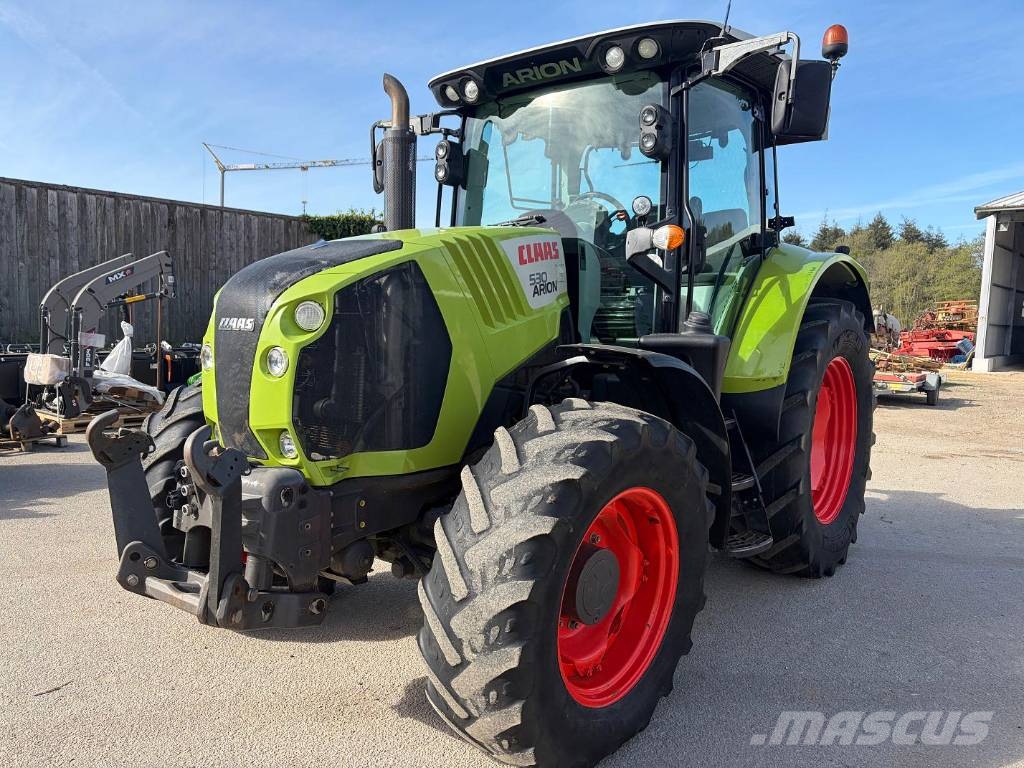 CLAAS Arion 530 Hexashift الجرارات