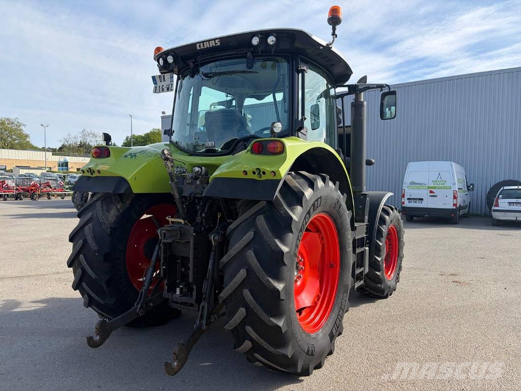 CLAAS Arion 530 Hexashift الجرارات