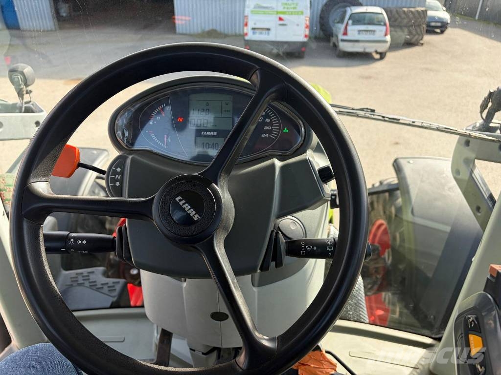 CLAAS Arion 530 Hexashift الجرارات