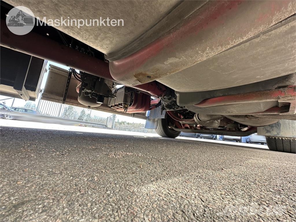 DAF FAS XF530Z Camiones con caja de remolque