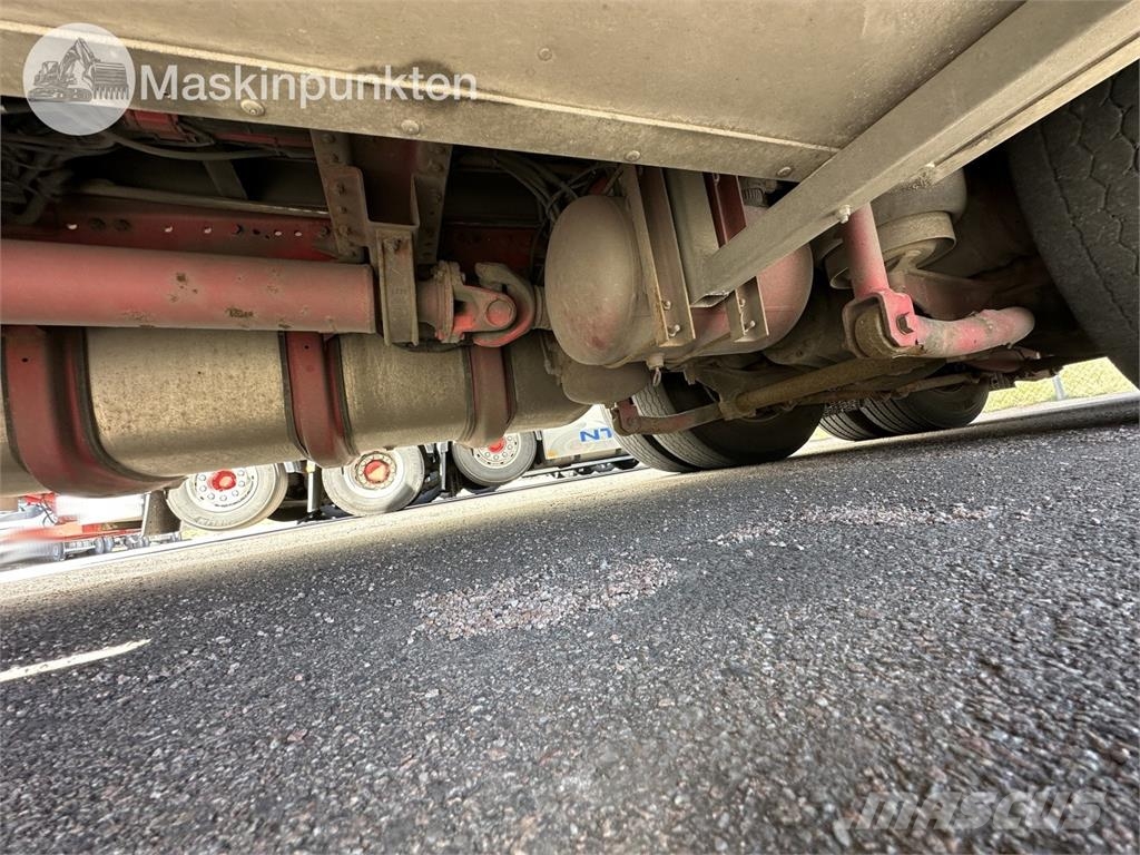 DAF FAS XF530Z Camiones con caja de remolque