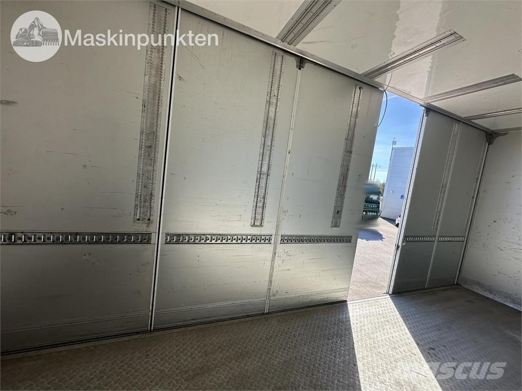 DAF FAS XF530Z Camiones con caja de remolque