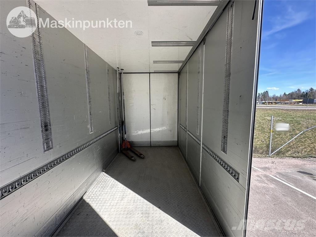 DAF FAS XF530Z Camiones con caja de remolque