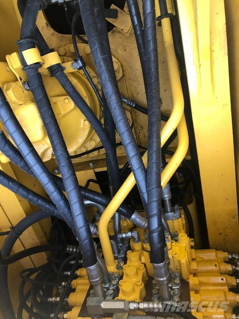 Komatsu 220-8 Escavadeiras de esteiras