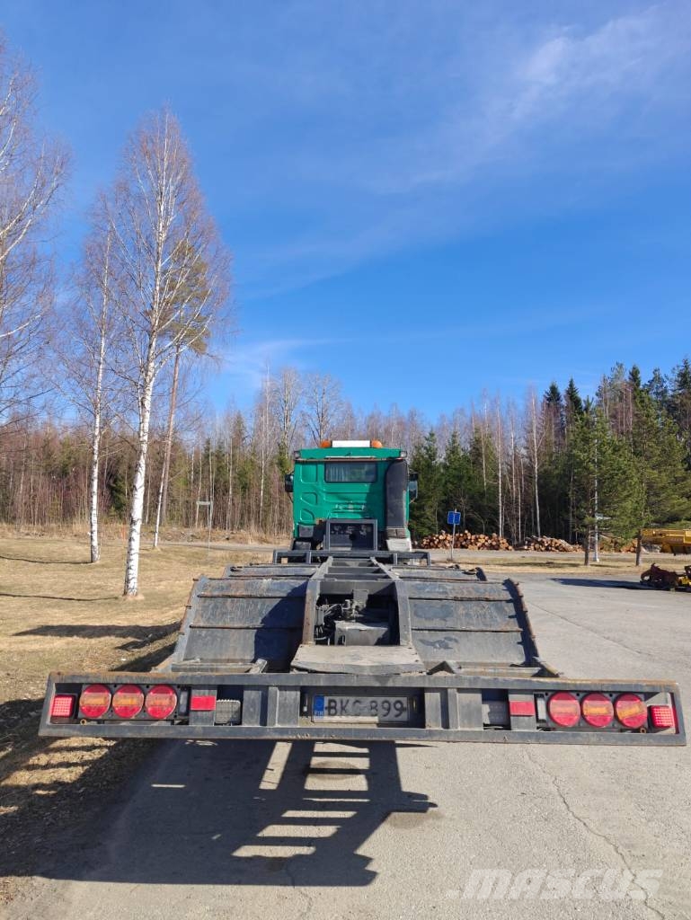 Sisu E12 Camiones de transporte de maquinaria forestal