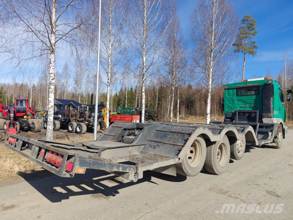 Sisu E12 Camiones de transporte de maquinaria forestal