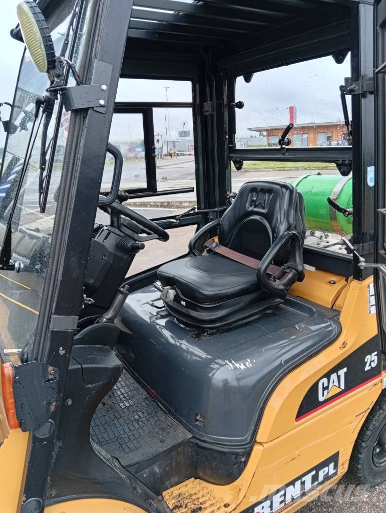 CAT GP 25 N Газові навантажувачі