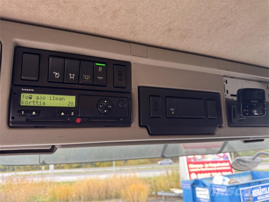 Volvo FM 6X2 クレーントラック、ユニック車