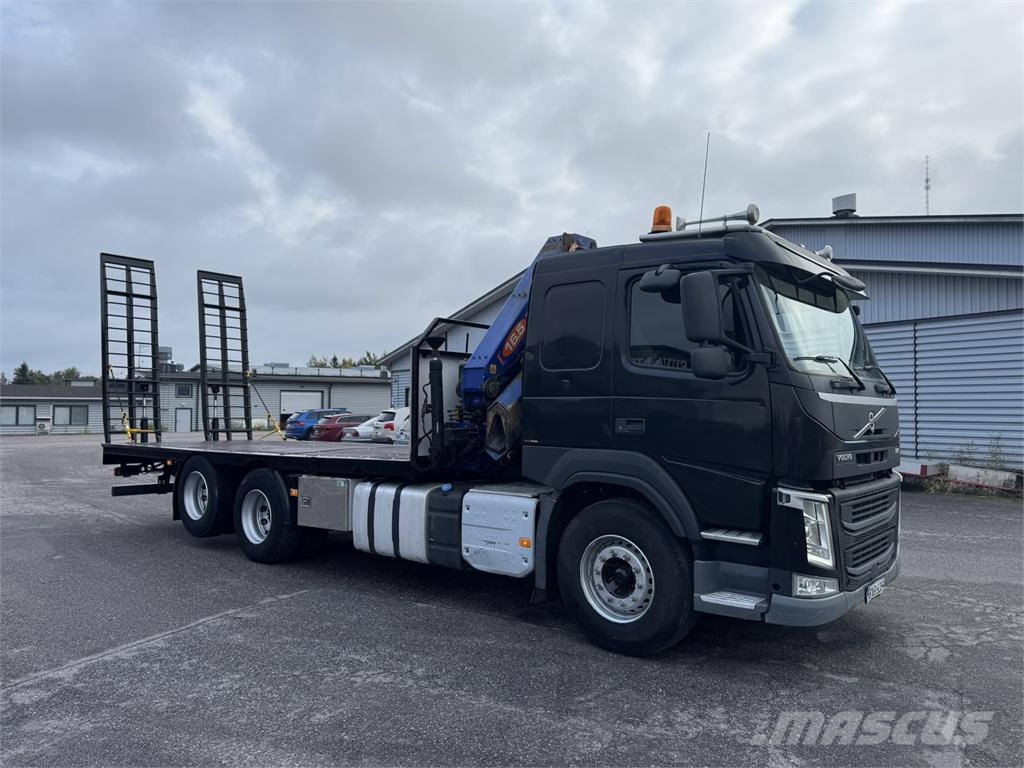 Volvo FM 6X2 クレーントラック、ユニック車