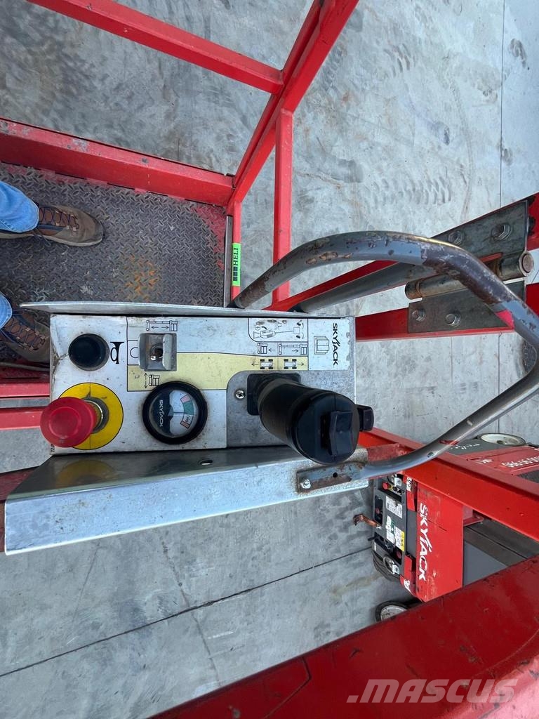 SkyJack SJ16 SJ16 Teleskopske podizne platforme