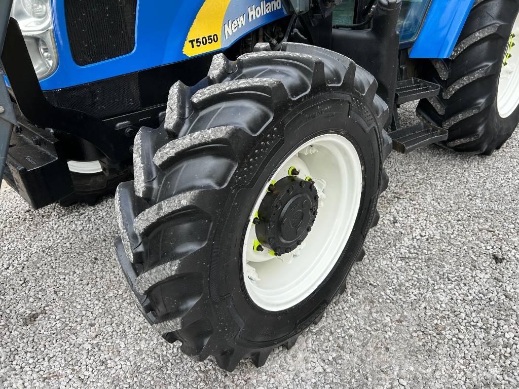 New Holland T5050 Tractoren