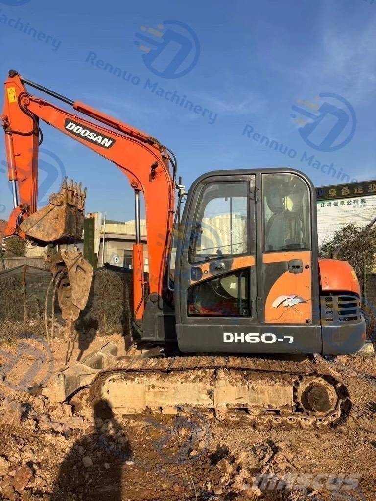 Doosan DH 60 Rupsgraafmachines