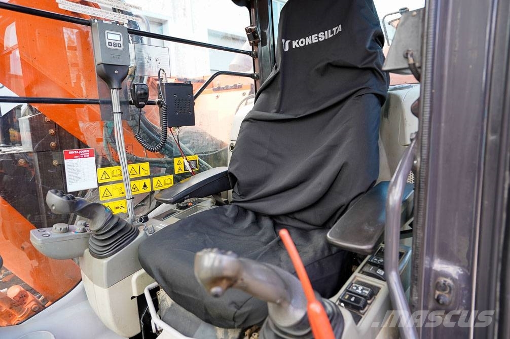 Hitachi ZX225USLC-5B MARTTIINILLA Excavadoras sobre orugas