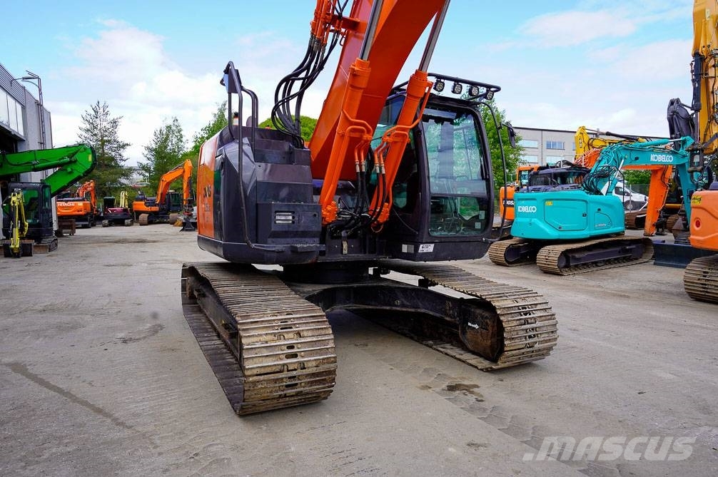 Hitachi ZX225USLC-5B MARTTIINILLA Excavadoras sobre orugas