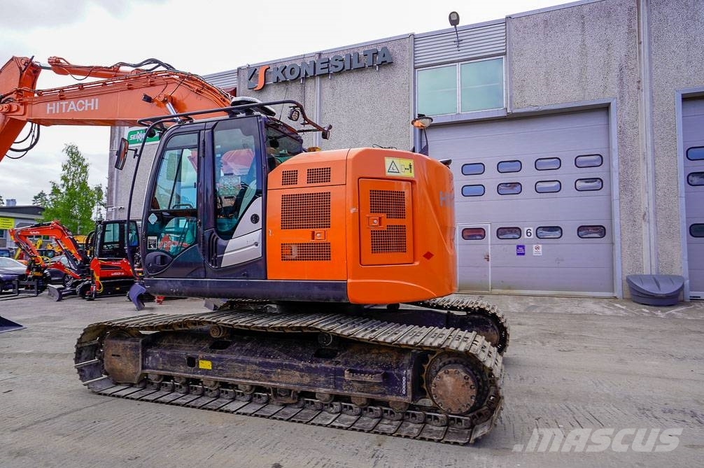 Hitachi ZX225USLC-5B MARTTIINILLA Excavadoras sobre orugas