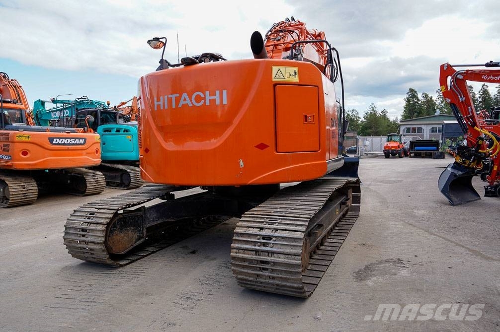 Hitachi ZX225USLC-5B MARTTIINILLA Excavadoras sobre orugas
