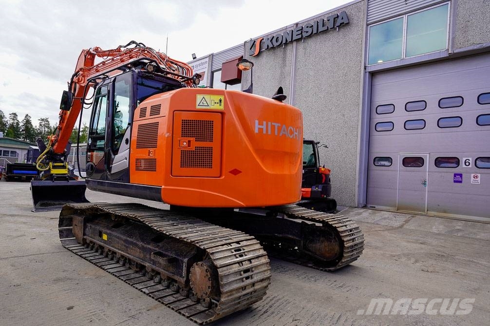 Hitachi ZX225USLC-5B MARTTIINILLA Excavadoras sobre orugas