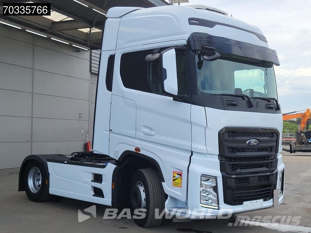 Ford F-Max 500 4X2 Retarder 2x Tanks Standklima Navi AC Tractor Units